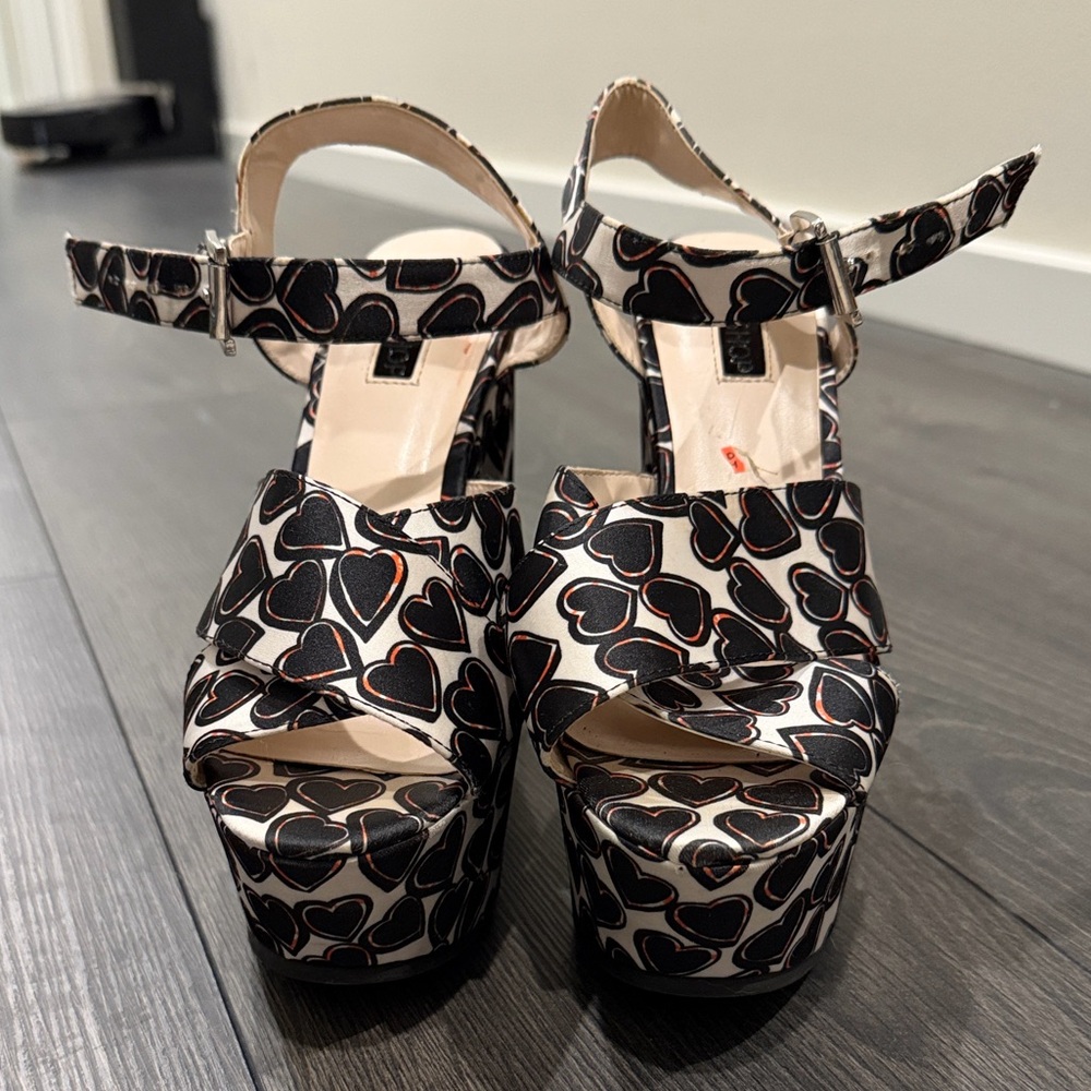 Heart Patterned Platform Sandals